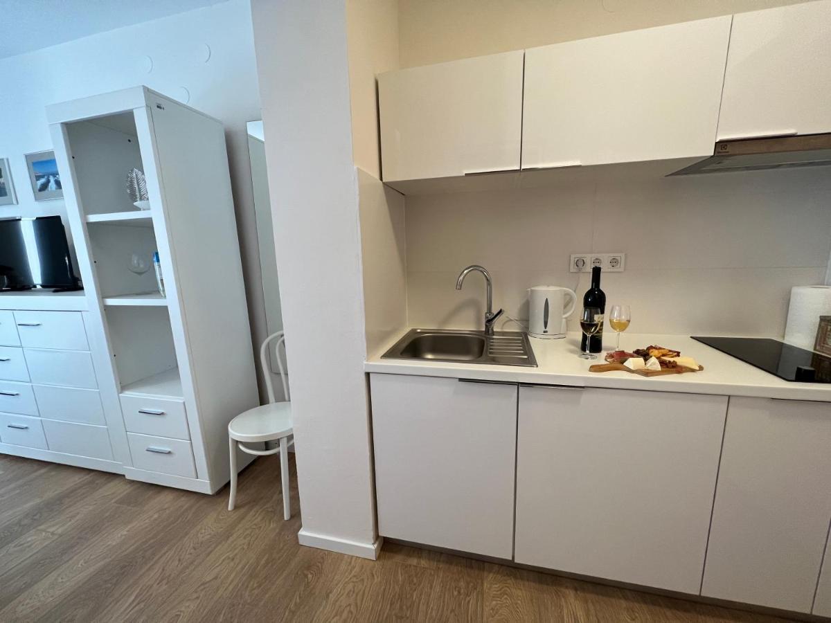 Studio Apartment Marina Mel Novi Vinodolski Exterior foto